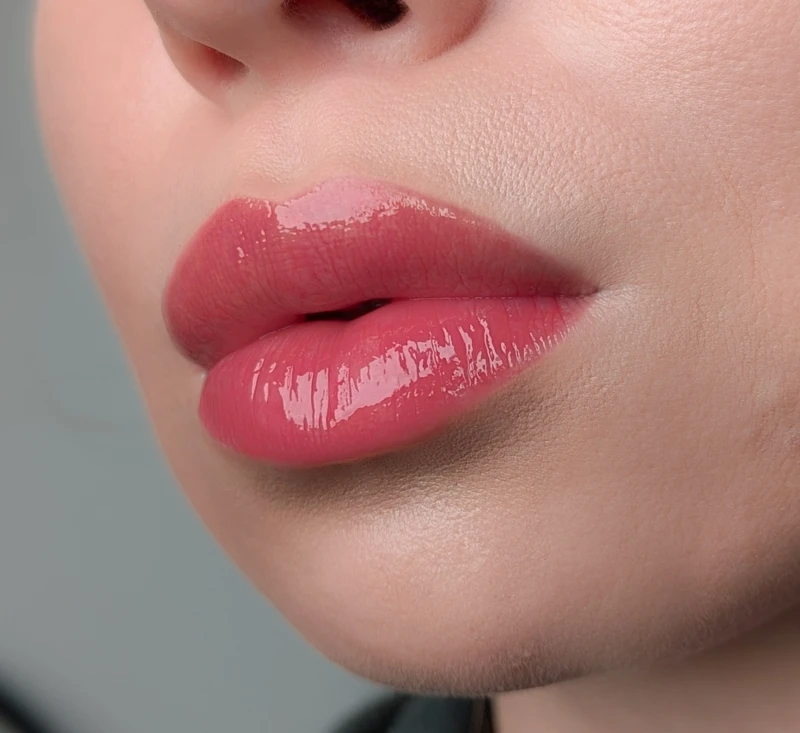 photo-Ліпер-блиск Черешня-0